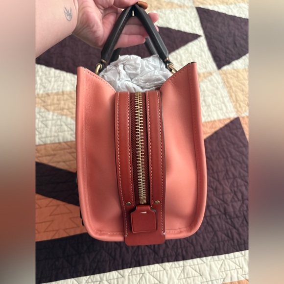 Coach Tea Rose Rogue - Picture 4 of 14